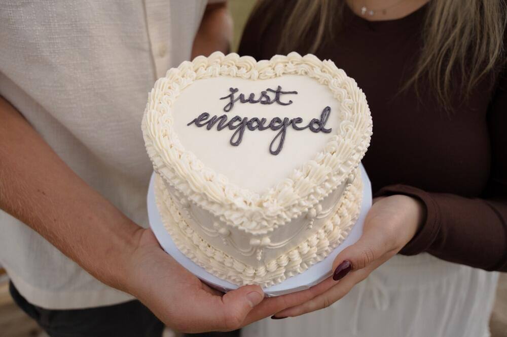 Just engaged celebration cake