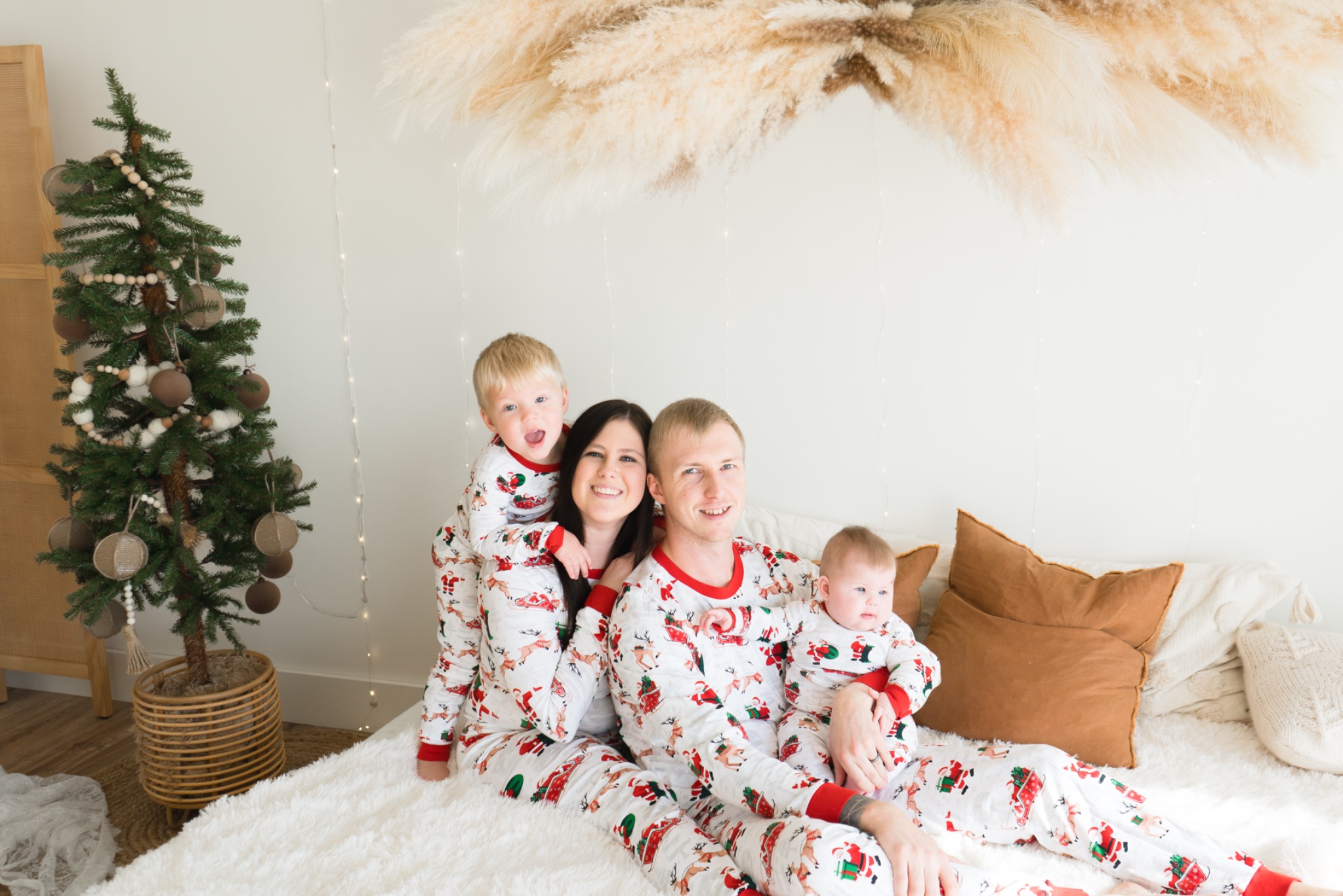Family photography by Jess Nicole Creative, fourth family photography carousel image 1