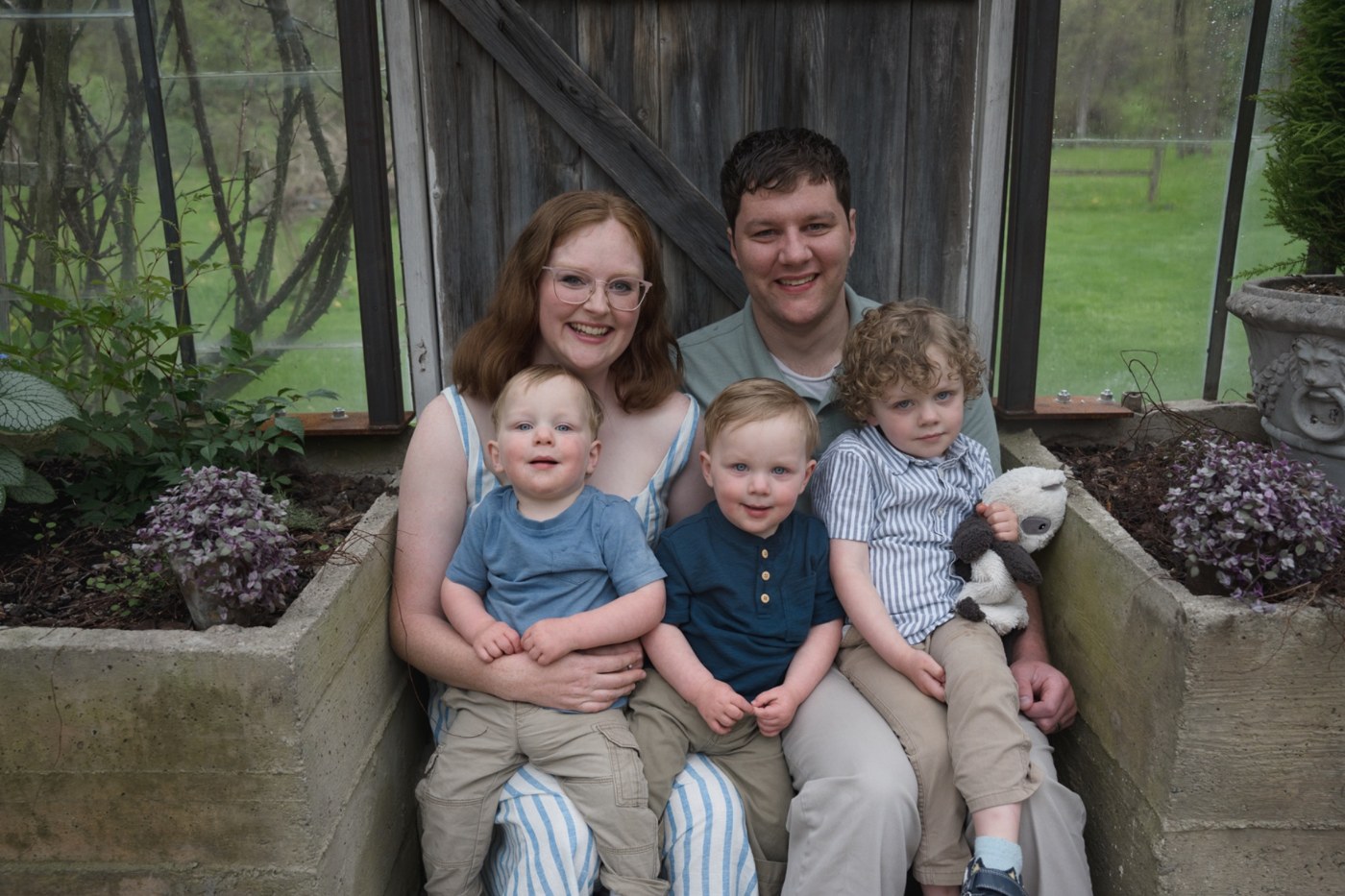 Family portrait by Jess Nicole Creative, second gallery image 15