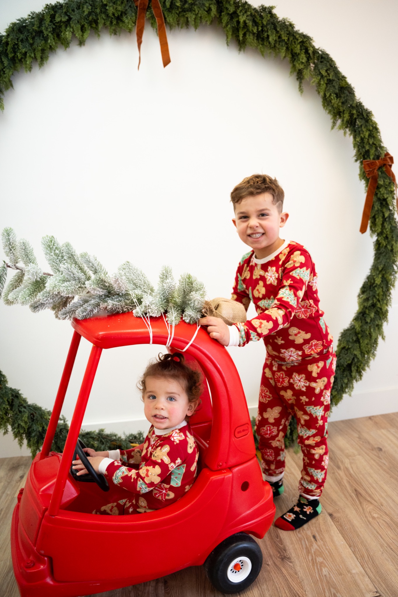 Family photography by Jess Nicole Creative, third family photography carousel image 5